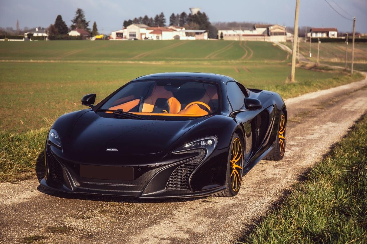 McLaren 650S Spider MSO — 650 ch, carbone et Agrigan Black – Photo 18