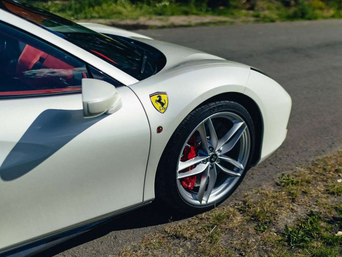 Ferrari 488 Spider — Bianco Italia, carbone intégral, garantie Ferrari – Photo 15