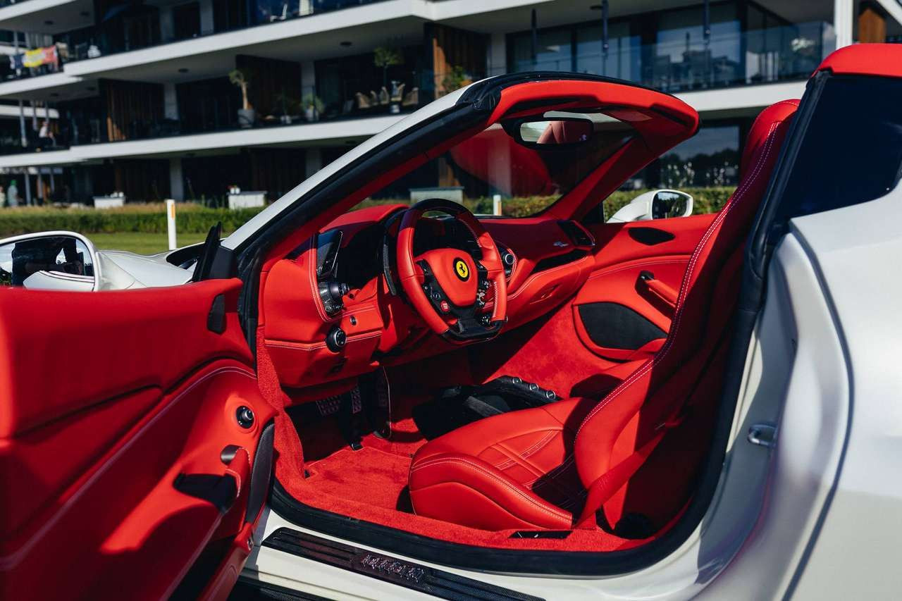 Ferrari 488 Spider — Bianco Italia, carbone intégral, garantie Ferrari – Photo 18