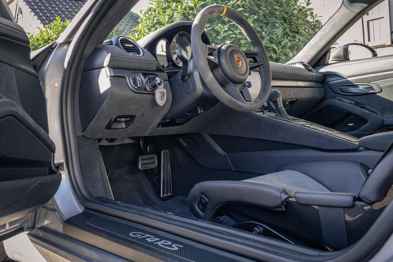 Porsche 718 Cayman GT4 RS — Weissach Pack, 500 ch, 2 800 km – Photo 15