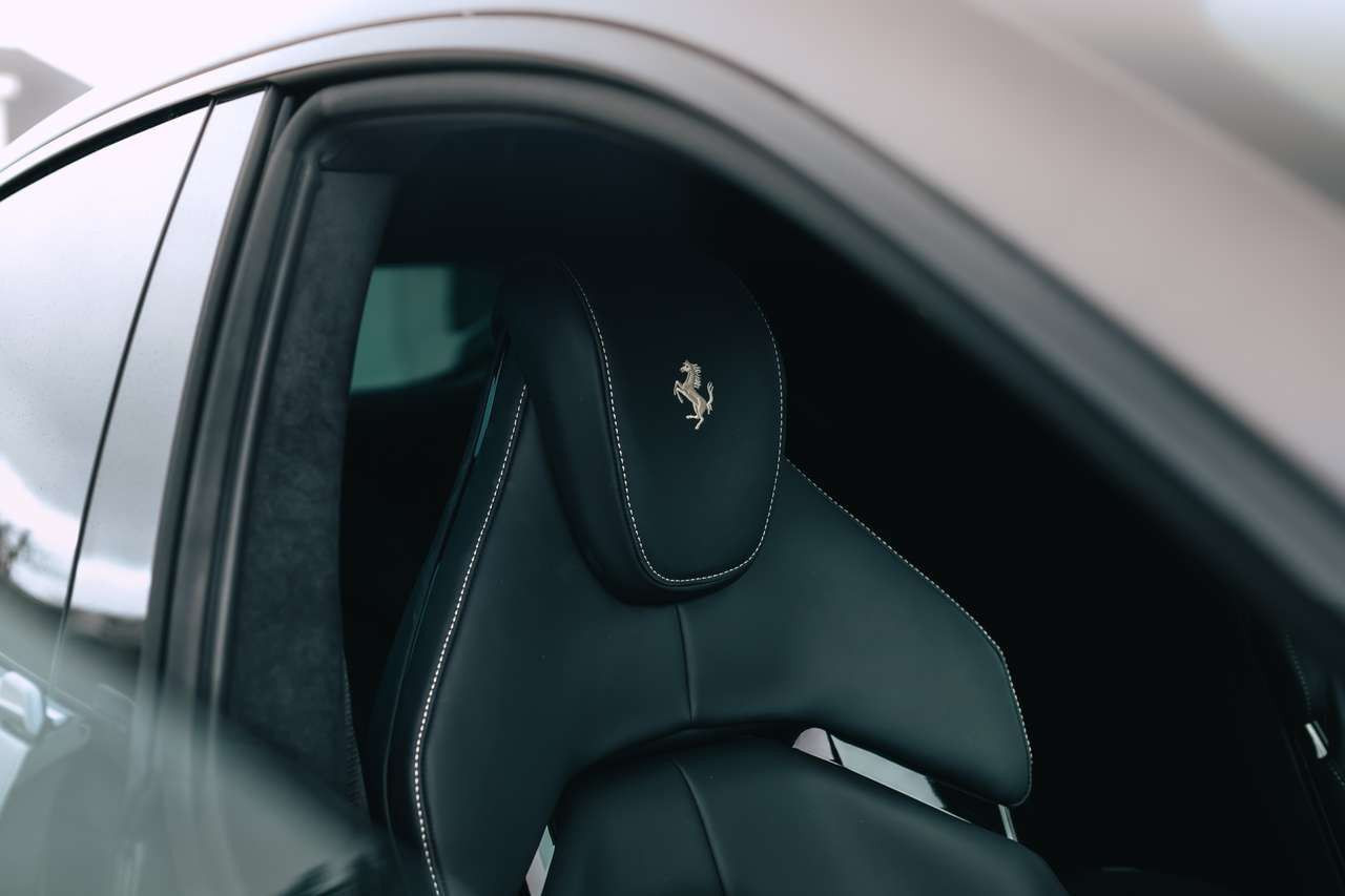 Ferrari Purosangue – V12 atmosphérique, carrosserie Grigio mat – Photo 16