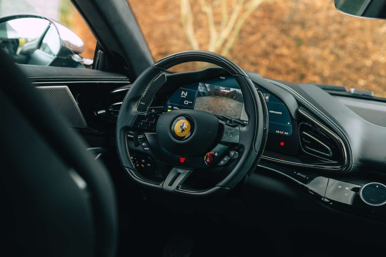 Ferrari Purosangue – V12 atmosphérique, carrosserie Grigio mat – Photo 17